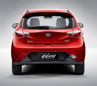 faw-oley-hatchback-trasera